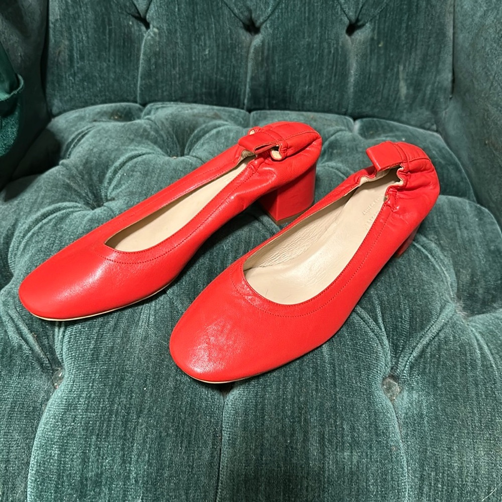 Everlane slip on pump